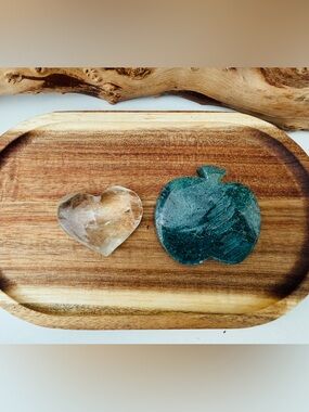 Natural Crystal Duo: Moss Agate Apple Carving & Clear Quartz Heart Palm Stone
